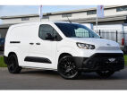 Toyota PROACE CITY Electric Long 50 kWh Black & White Edition