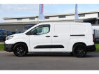 Toyota PROACE CITY Electric Long 50 kWh Black & White Edition