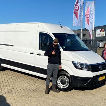 HET DAK GAAT EROP🏡❗️