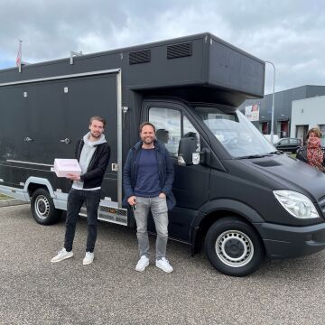 LIFE HAPPENS BETWEEN COFFEE AND WINE☕️🥂