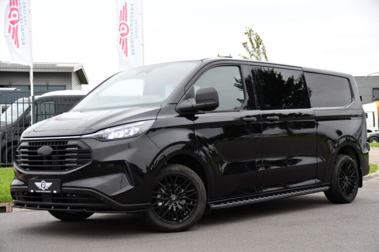 Ford Transit Custom 320 2.0 TDCI L2H1 DC Black Edition