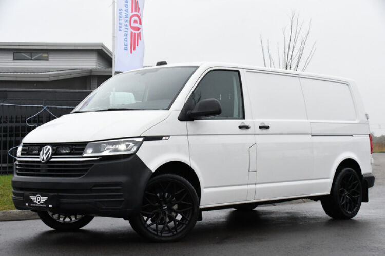 Volkswagen Transporter 2.0 TDI L2H1 30 Black & White Edition