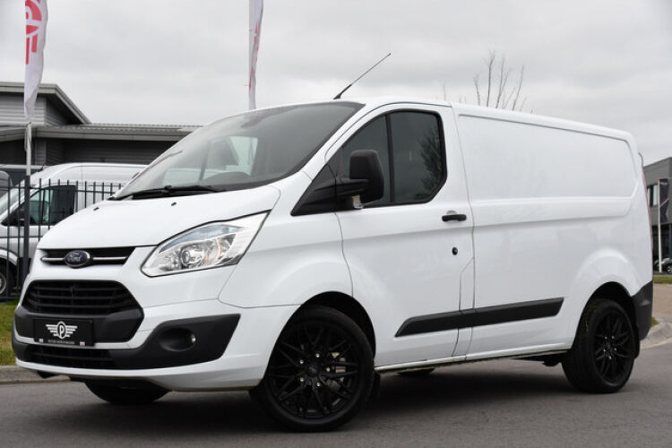 Ford Transit Custom 2.2 TDCI L1H1 Black & White Edition
