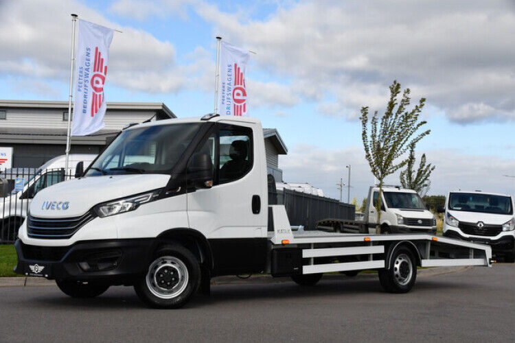 Iveco 35S18 Daily | Oprijwagen | Geveerde stoel | 3,5t trekgw. | Adaptive CC | LED NAV ECC Adaptive CC | Faustmann opbouw | 1100 KG Laadvermogen