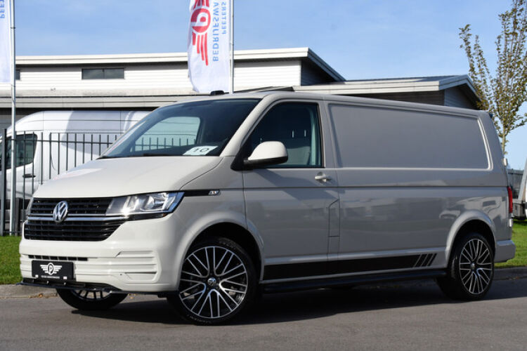 Volkswagen Transporter 2.0 TDI L2H1 PB Edition