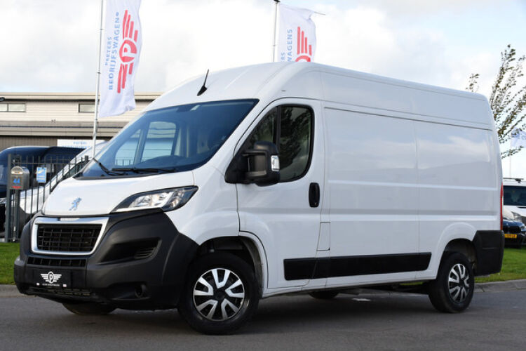 Peugeot Boxer 2.2 BlueHDi 120 L2H2 Premium