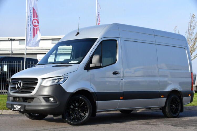 Mercedes-Benz Sprinter 319 1.9 CDI L2H2 RWD PB Edition
