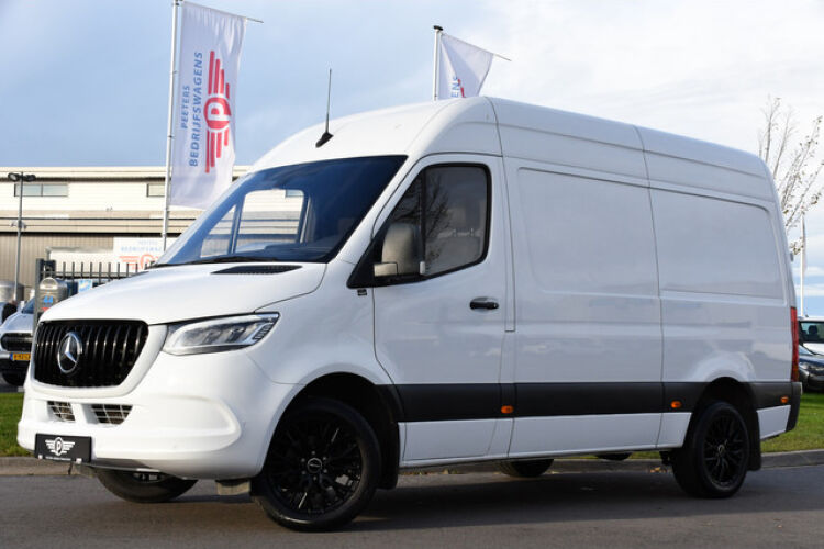 Mercedes-Benz Sprinter 319 1.9 CDI L2H2 RWD AMG Edition