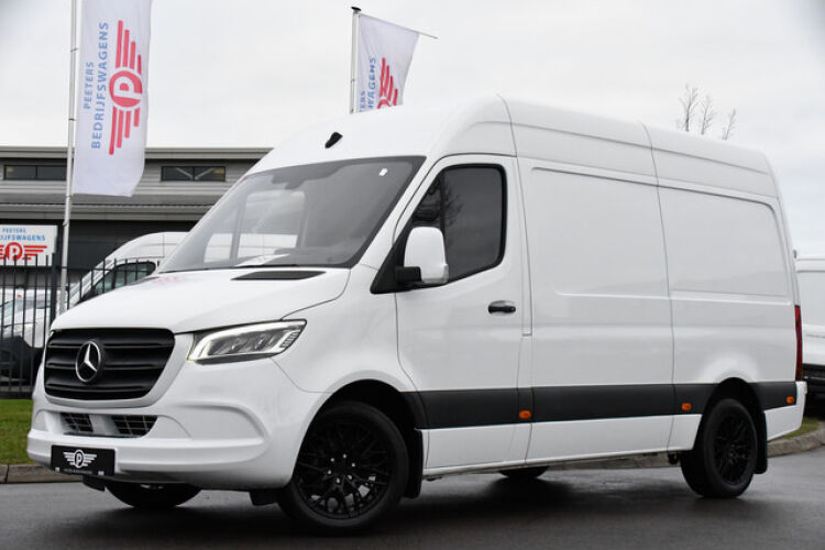 Mercedes-Benz Sprinter 317 1.9 CDI L2H2 RWD PB Edition