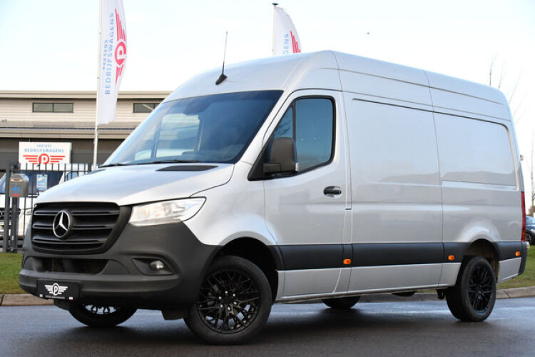 Mercedes-Benz Sprinter 317 1.9 CDI L2H2 RWD PB Edition
