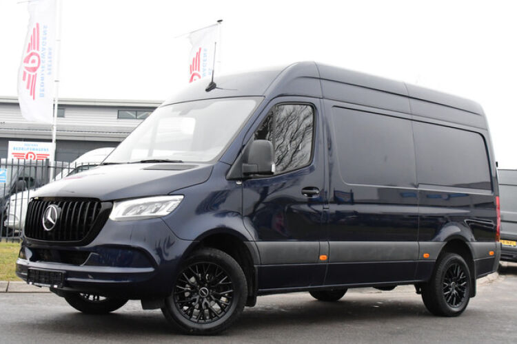 Mercedes-Benz Sprinter 317 1.9 CDI L2H2 RWD PB Edition