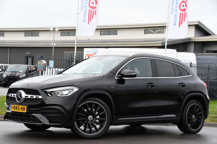 Mercedes-Benz GLA 250 e AMG Line